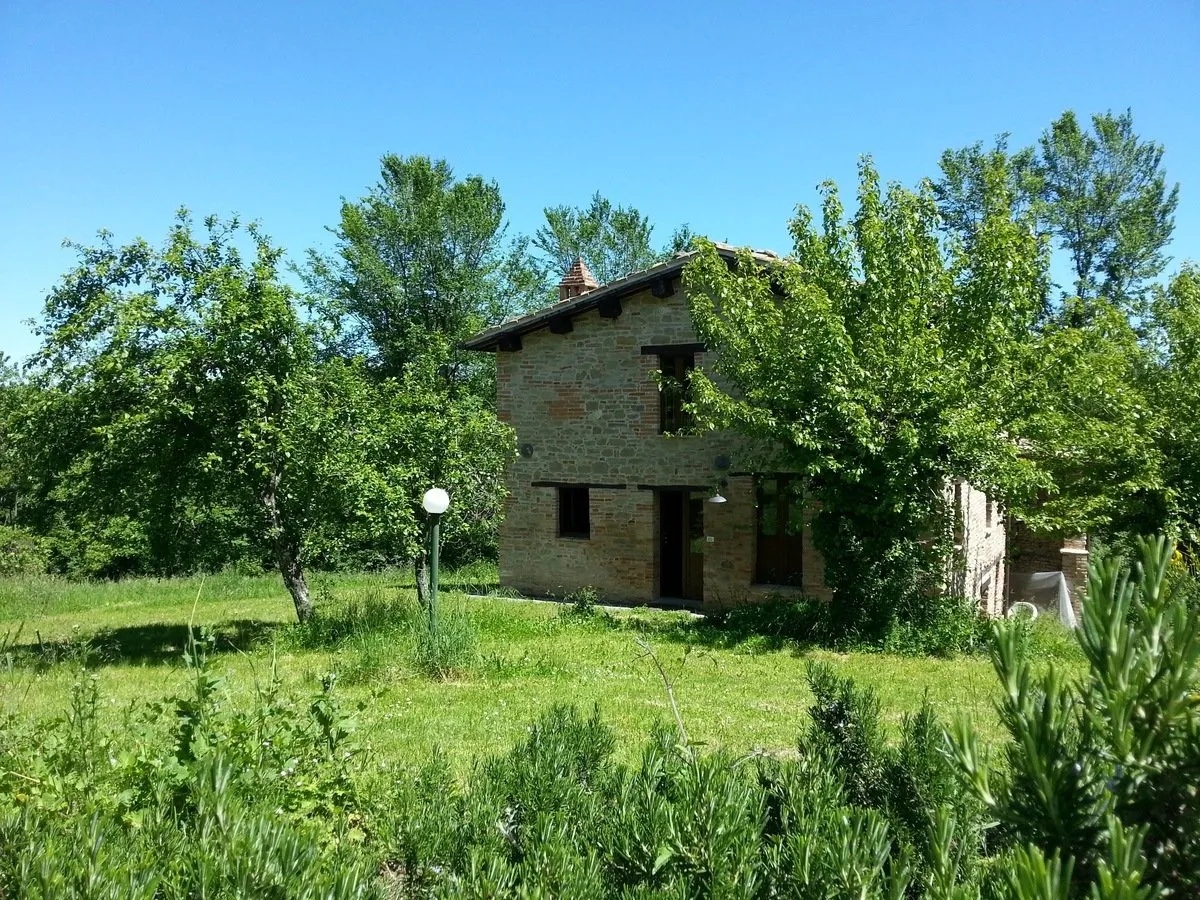 Excellent 6 Bed Stone Villa & Cottage for Sale In Amandola Italy