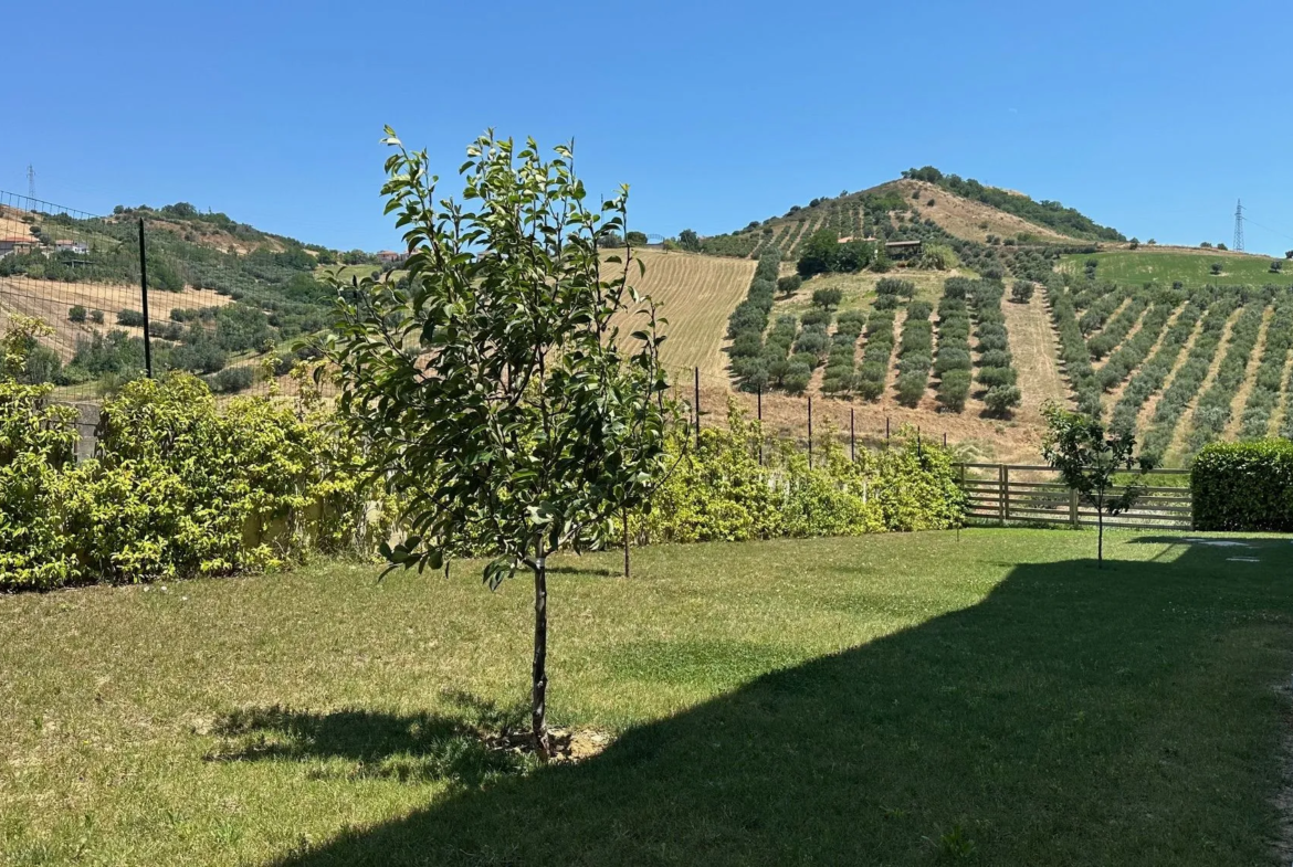 Luxury 5 Bed Villa for Sale In Tortoreto Italy