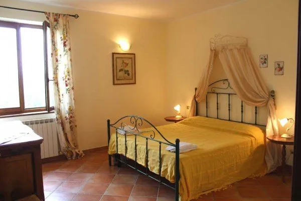 Excellent 6 Bed Stone Villa & Cottage for Sale In Amandola Italy