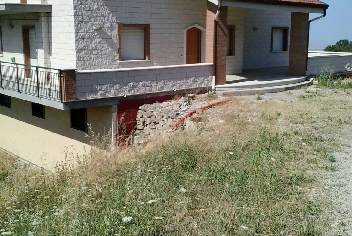 Excellent 3 Bed House For Sale in Orsara Di Puglia Italy