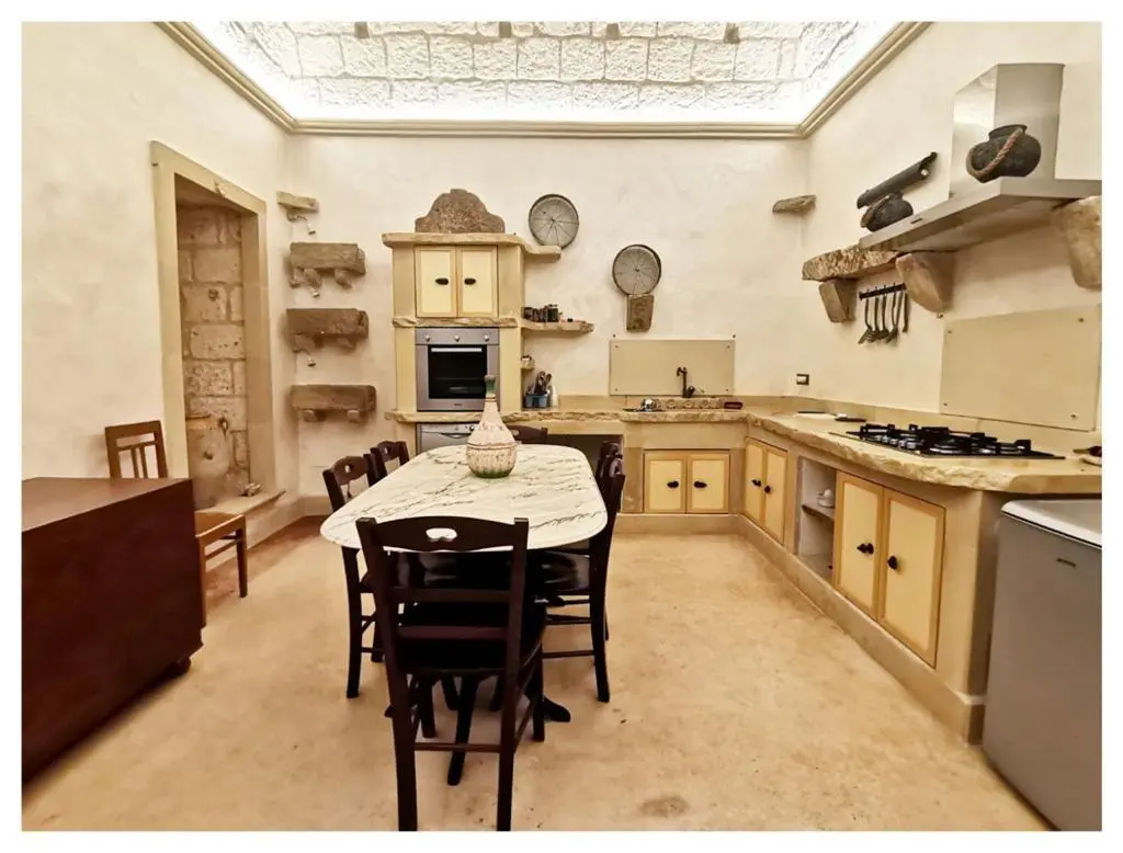Stunning 3 Bed Townhouse For Sale in Poggiardo Puglia Italy