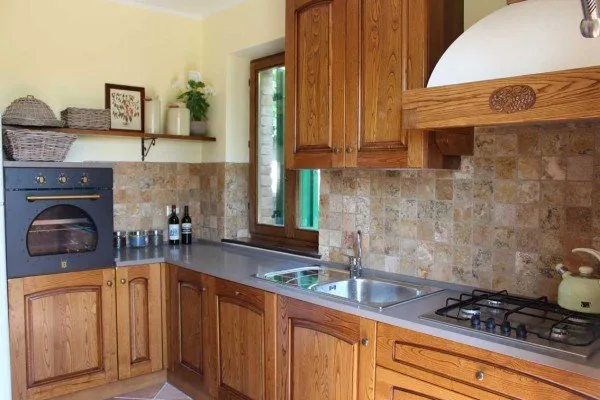 Excellent 6 Bed Stone Villa & Cottage for Sale In Amandola Italy