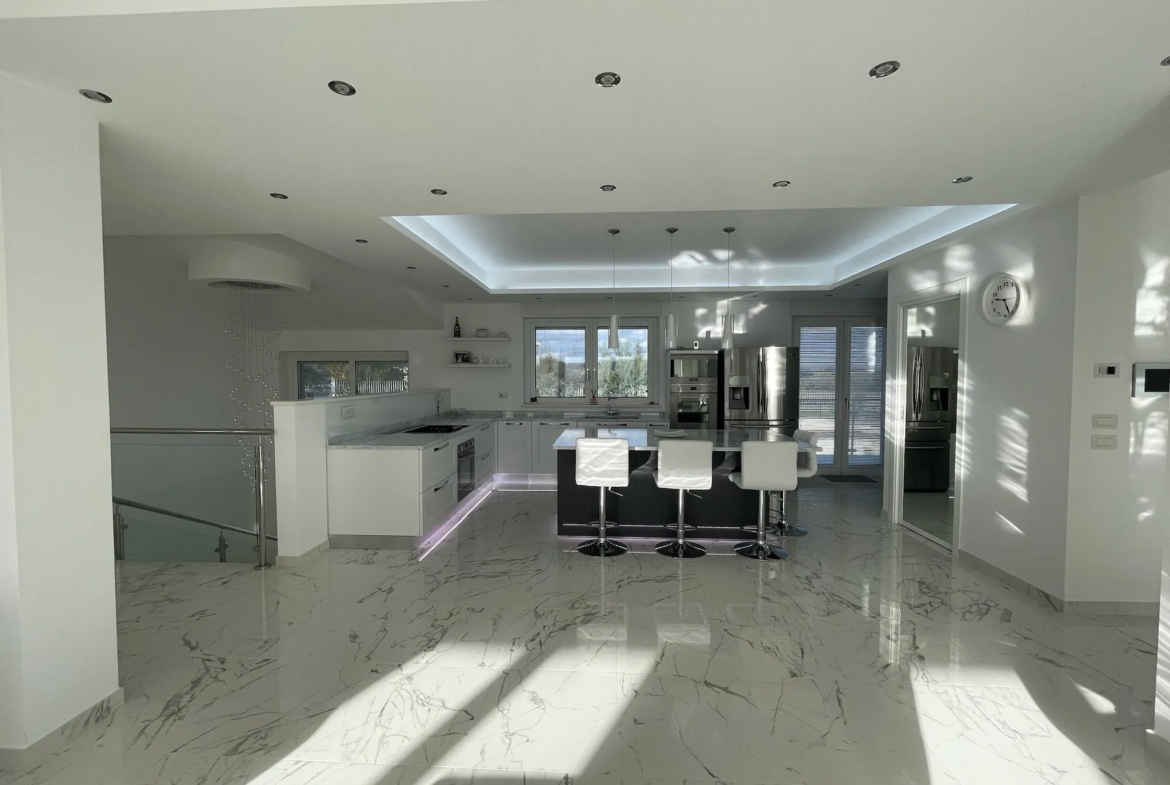 Luxury 6 Bed Villa For sale in MONTENERO DI BISACCIA Molise Abruzzo Italy