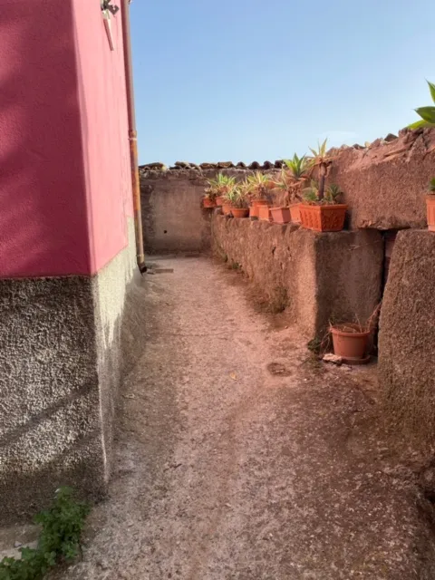 Superb 2 Bed Villa For Sale in Graniti Sicily Italy