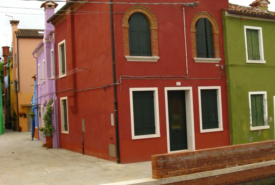 Excellent 2 Bed House for Sale In Burano Venezia Italy