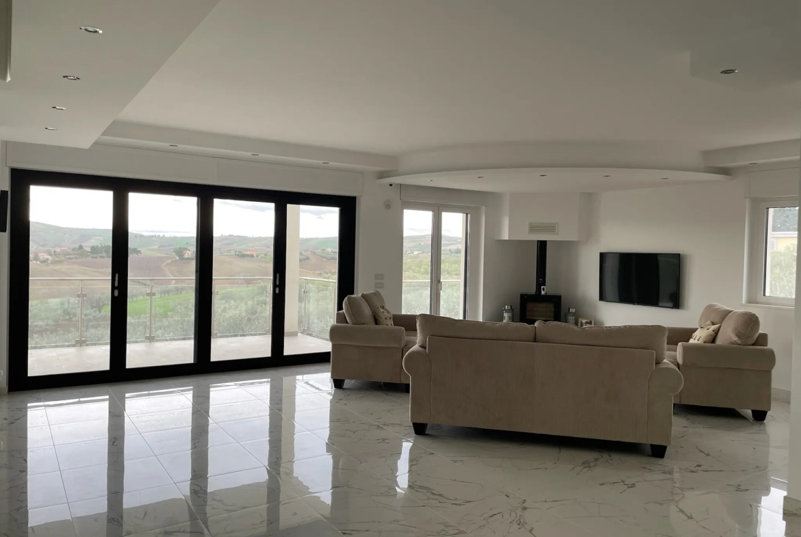 Luxury 6 Bed Villa For sale in MONTENERO DI BISACCIA Molise Abruzzo Italy