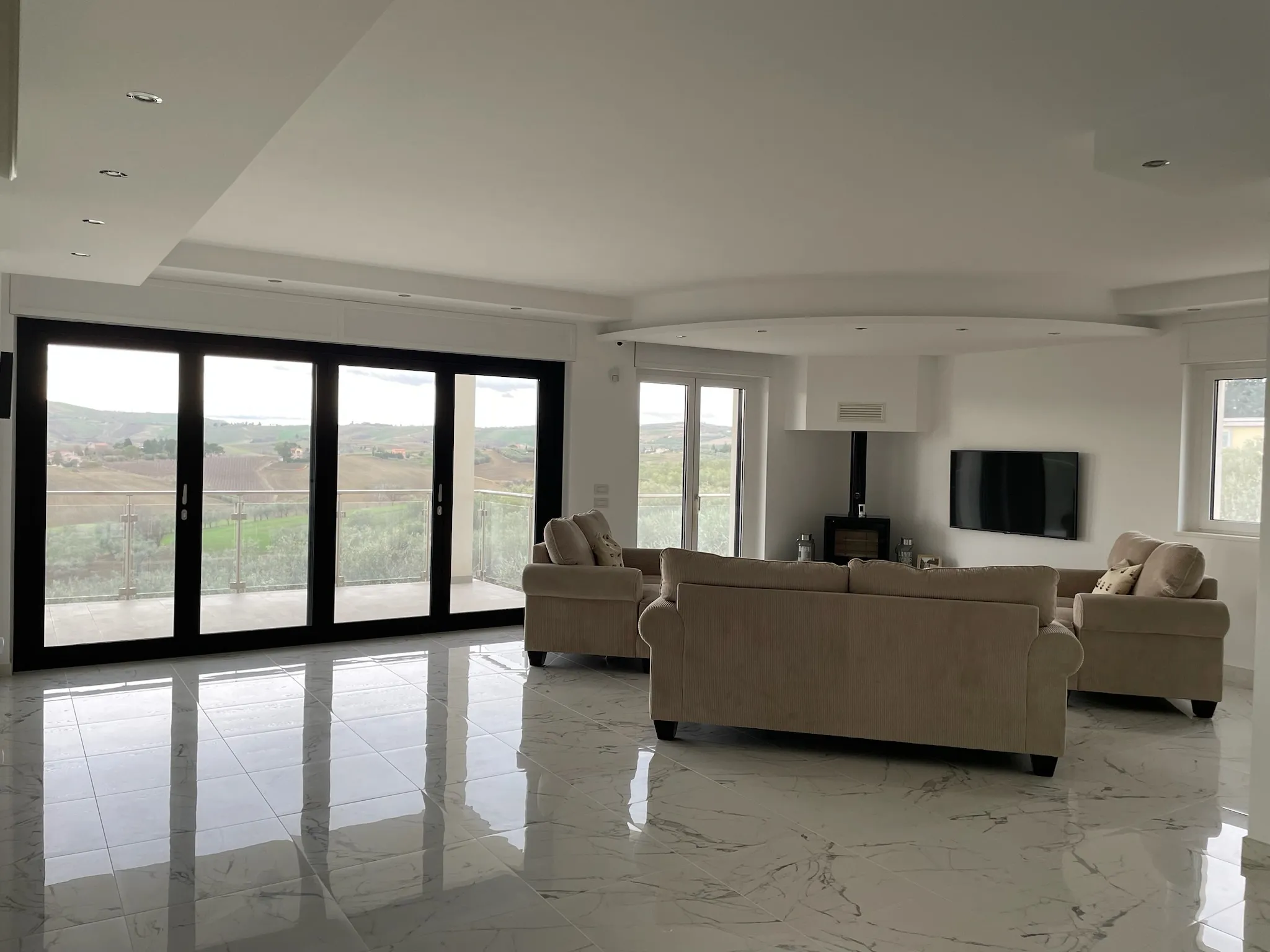 Luxury 6 Bed Villa For sale in MONTENERO DI BISACCIA Molise Abruzzo Italy