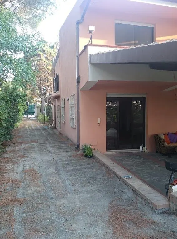 Luxury 5 bed Sea Front Villa for sale in SIMERI CRICHI Calabria Italy