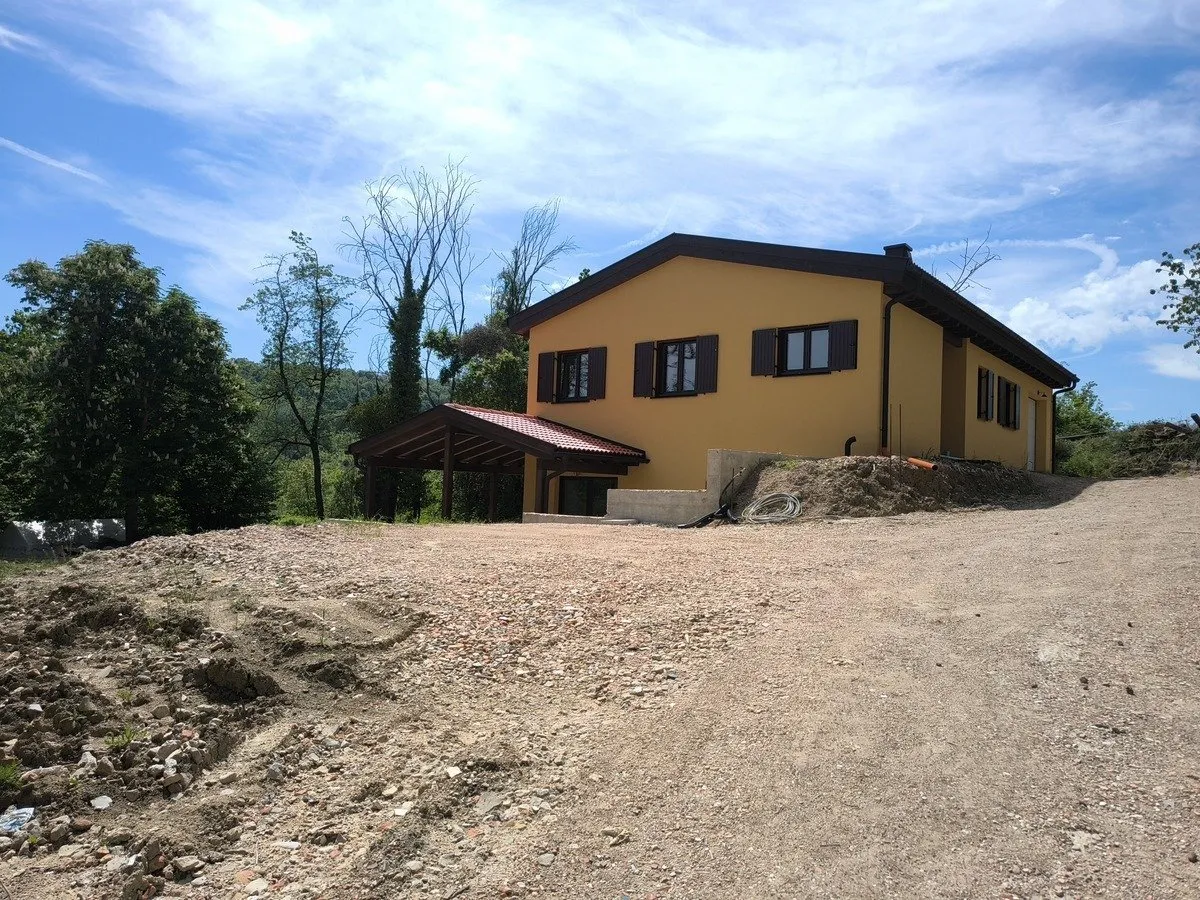 Excellent 3 Bed Country House for Sale In Gualdo Macerata Marche Italy