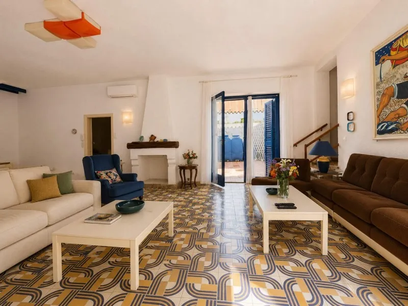 Stunning 8 bed Townhouse for Sale In Santa Teresa Gallura Sardinia Italy