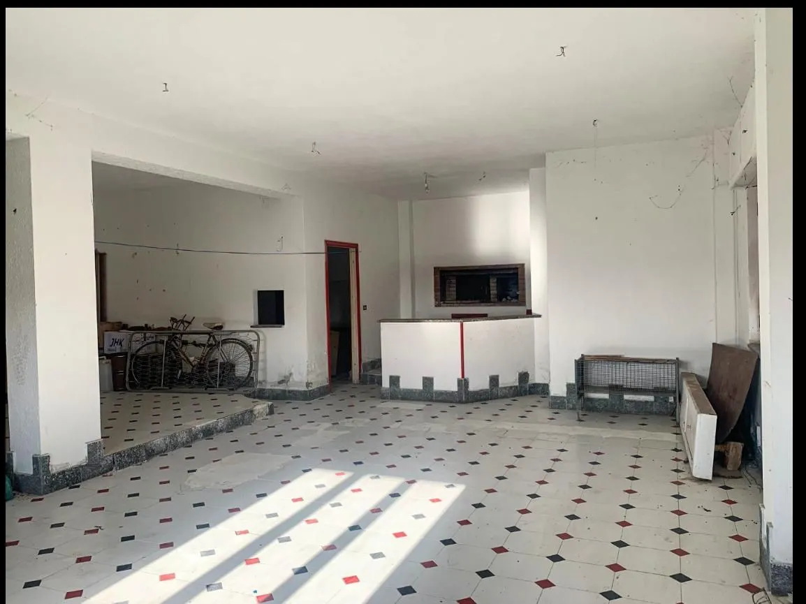 Commerical property with apartment for Sale In Cleto Calabria Italy