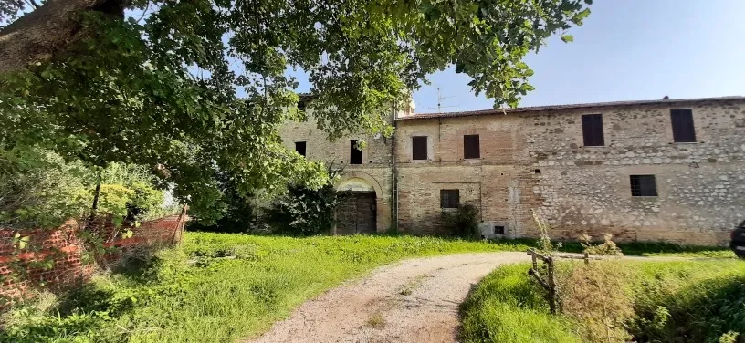 Traditional Italian House for Sale In CASTEL RITALDI Italy