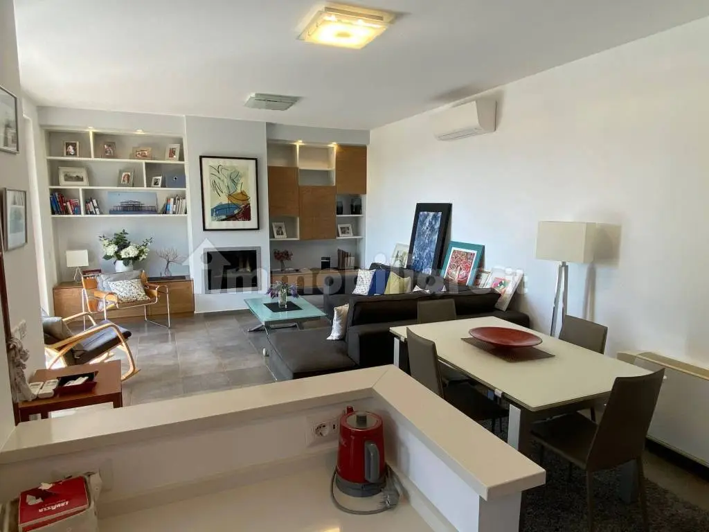Luxury 6 Bed Villa For Sale in San Lorenzo Nuovo Italy