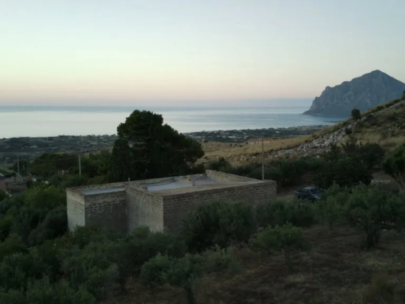 Excellent 3 Bed House With Land for Sale In Sant Andrea Bonagia Italy