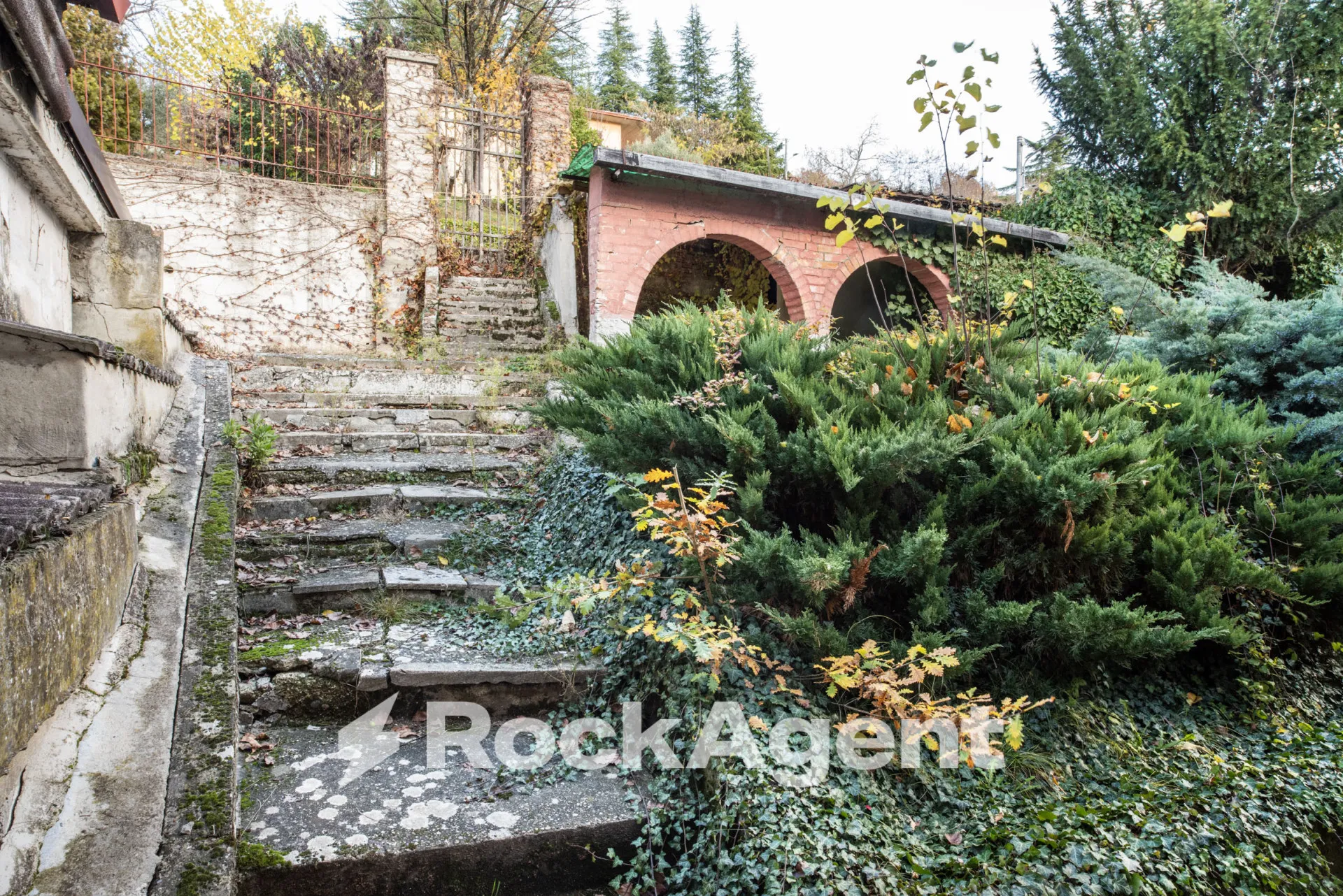 Luxury 6 Bed Villa for Sale In Varzi Italy