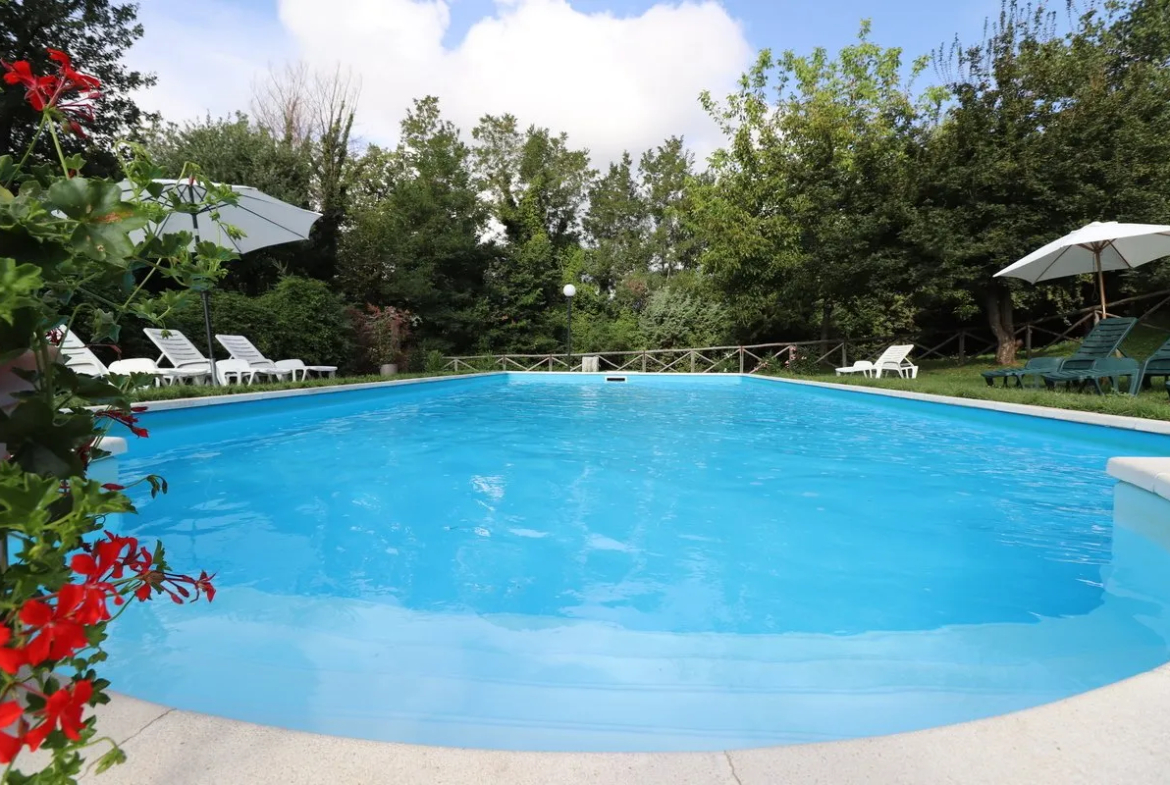 Excellent 6 Bed Stone Villa & Cottage for Sale In Amandola Italy