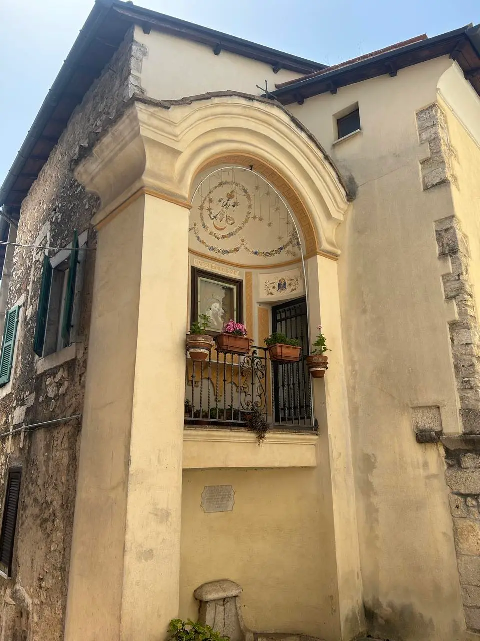 House Containing 2 Apartments for sale in Veroli Lazio Italy