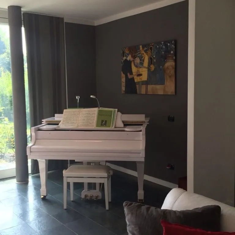 Luxury 4 Bed Semi Detached Villa for Sale In Crevalcore Bologna Italy