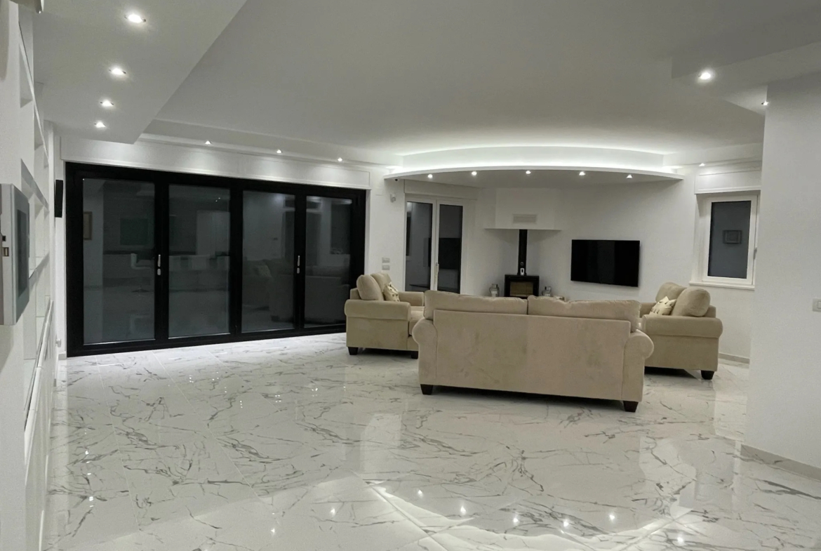 Luxury 6 Bed Villa For sale in MONTENERO DI BISACCIA Molise Abruzzo Italy