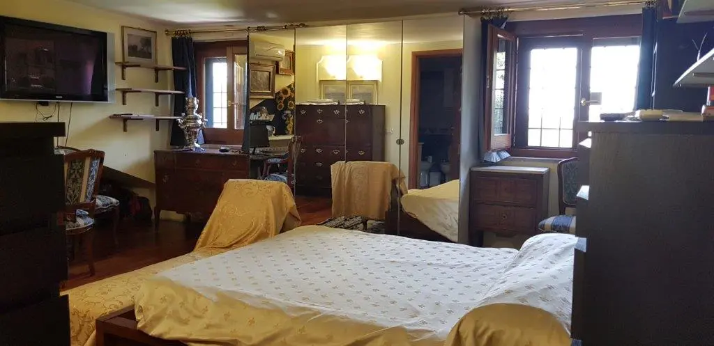 Stunning 4 bed Villa For Sale in National park of Veio Rome Lazio Italy