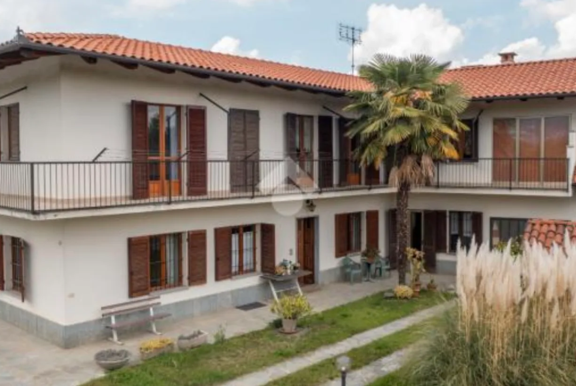 Excellent 8 Bed Villa for Sale In Verzuolo Cuneo Italy