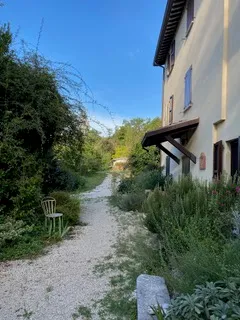 Stunning 8 Bedroom Farmhouse And Vineyard For Sale in Gualdo Tadino Umbria Italy