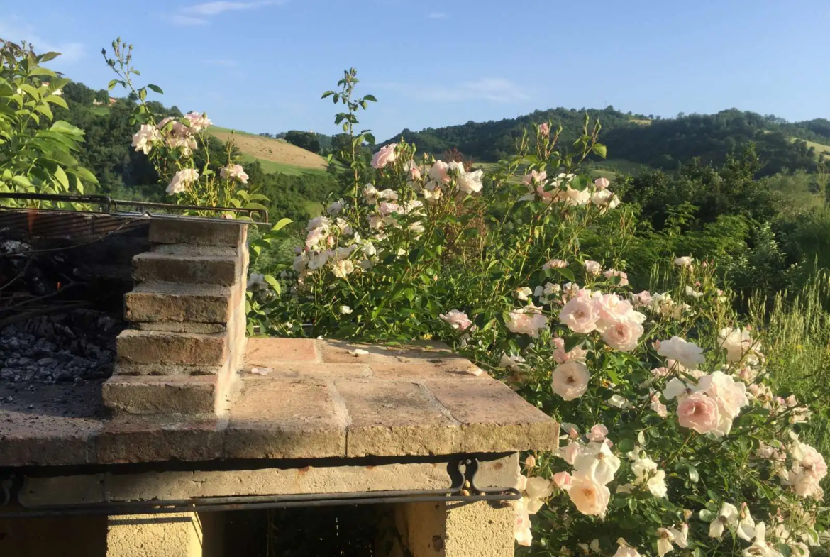 Stunning 8 Bedroom Farmhouse And Vineyard For Sale in Gualdo Tadino Umbria Italy