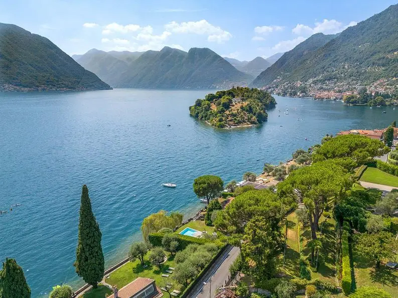 Luxury 5 Bed House for Sale In Lake Como Italy