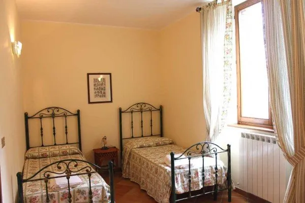 Excellent 6 Bed Stone Villa & Cottage for Sale In Amandola Italy