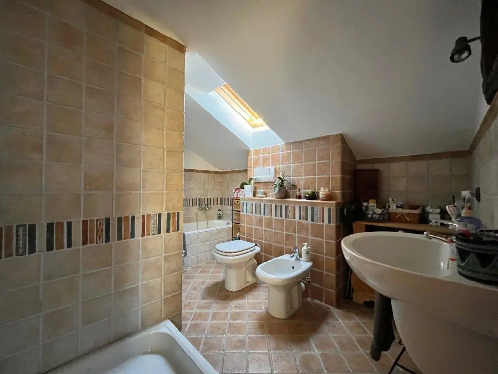 Excellent 4 Bed Villa for Sale In Saronno Italy