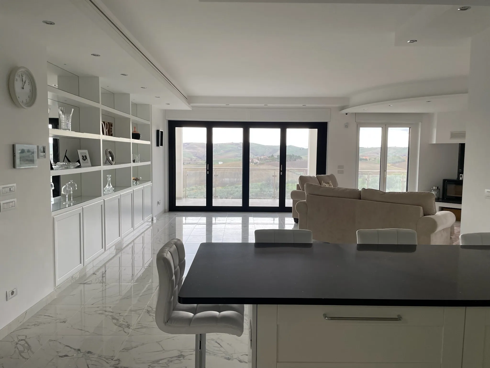 Luxury 6 Bed Villa For sale in MONTENERO DI BISACCIA Molise Abruzzo Italy