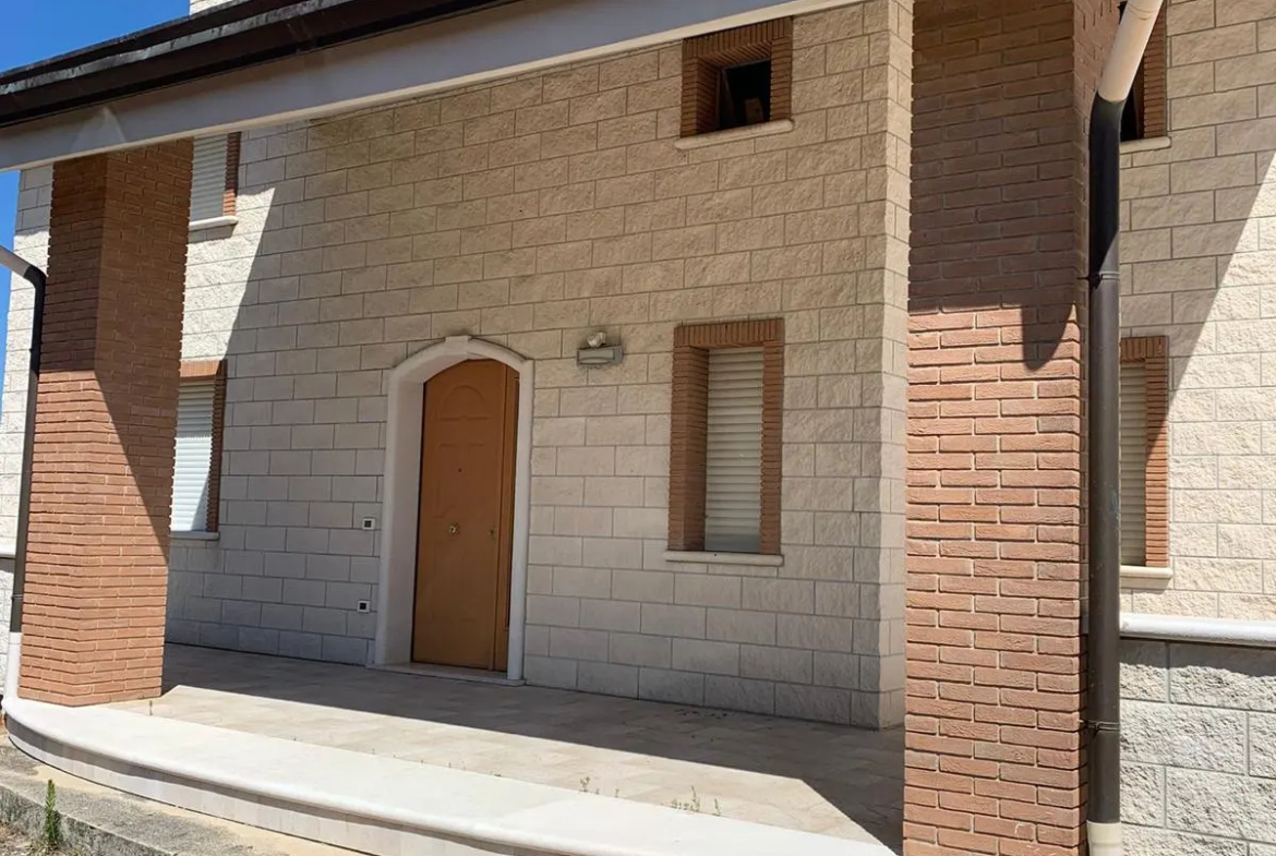 Excellent 3 Bed House For Sale in Orsara Di Puglia Italy