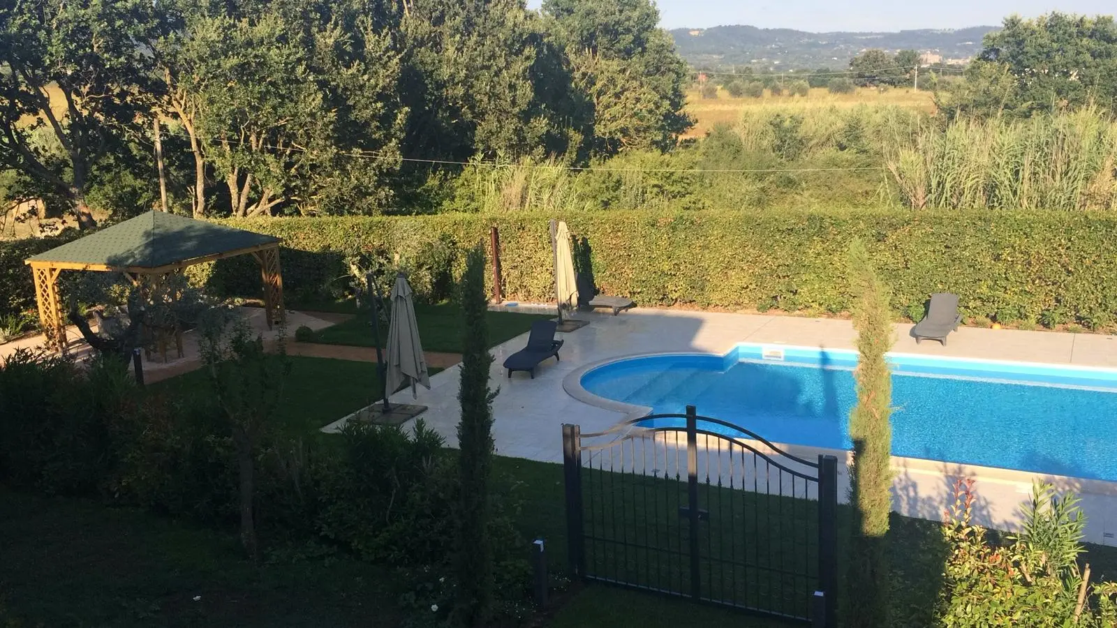 Luxury 6 Bed Villa For Sale in San Lorenzo Nuovo Italy