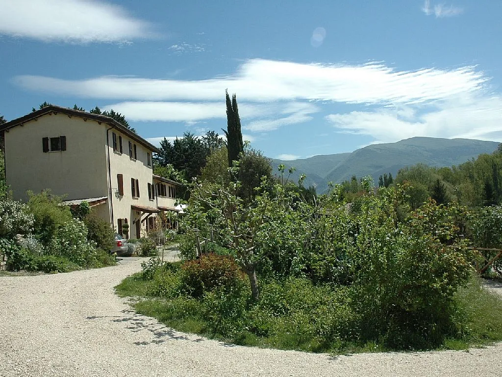 Stunning 8 Bedroom Farmhouse And Vineyard For Sale in Gualdo Tadino Umbria Italy