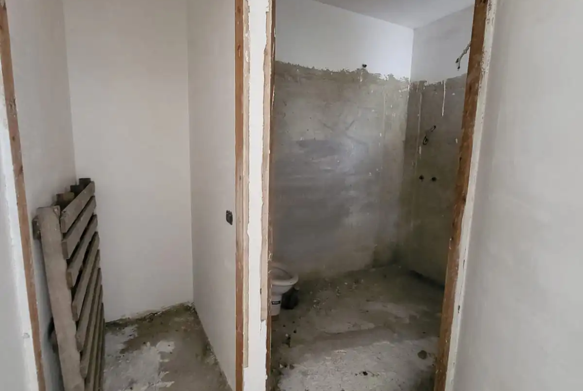 3 Bed Apartment For Renovation Sale In Montescaglioso Italy