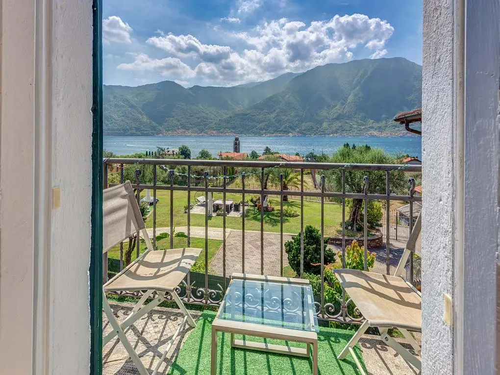 Luxury 5 Bed House for Sale In Lake Como Italy