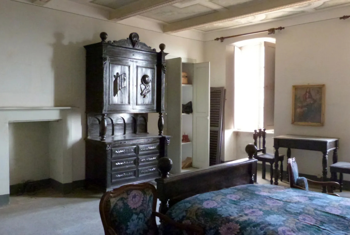 Excellent 12 Bed Villa For Sale in Rivalba Turin Italy