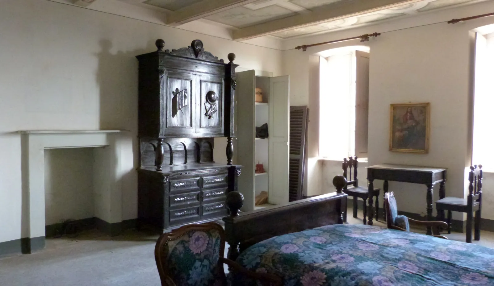 Excellent 12 Bed Villa For Sale in Rivalba Turin Italy