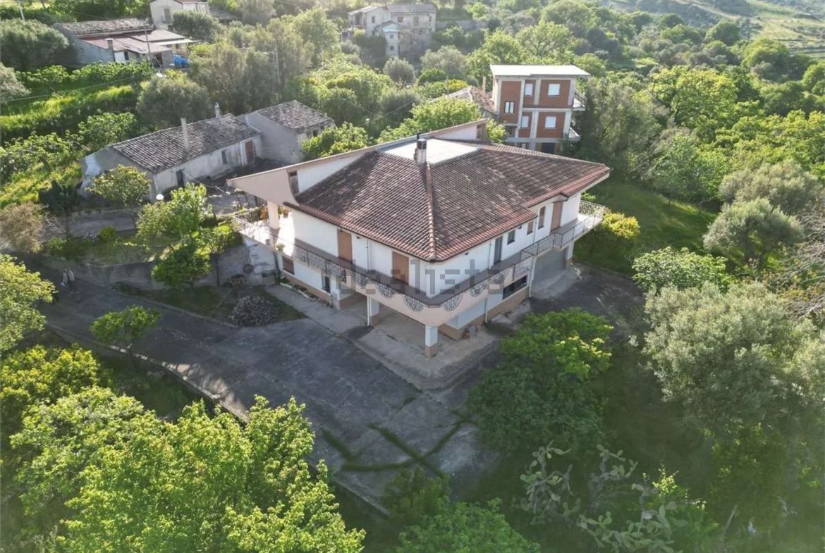 Excellent 3 Bed Villa for Sale In Ardore Calabria Italy