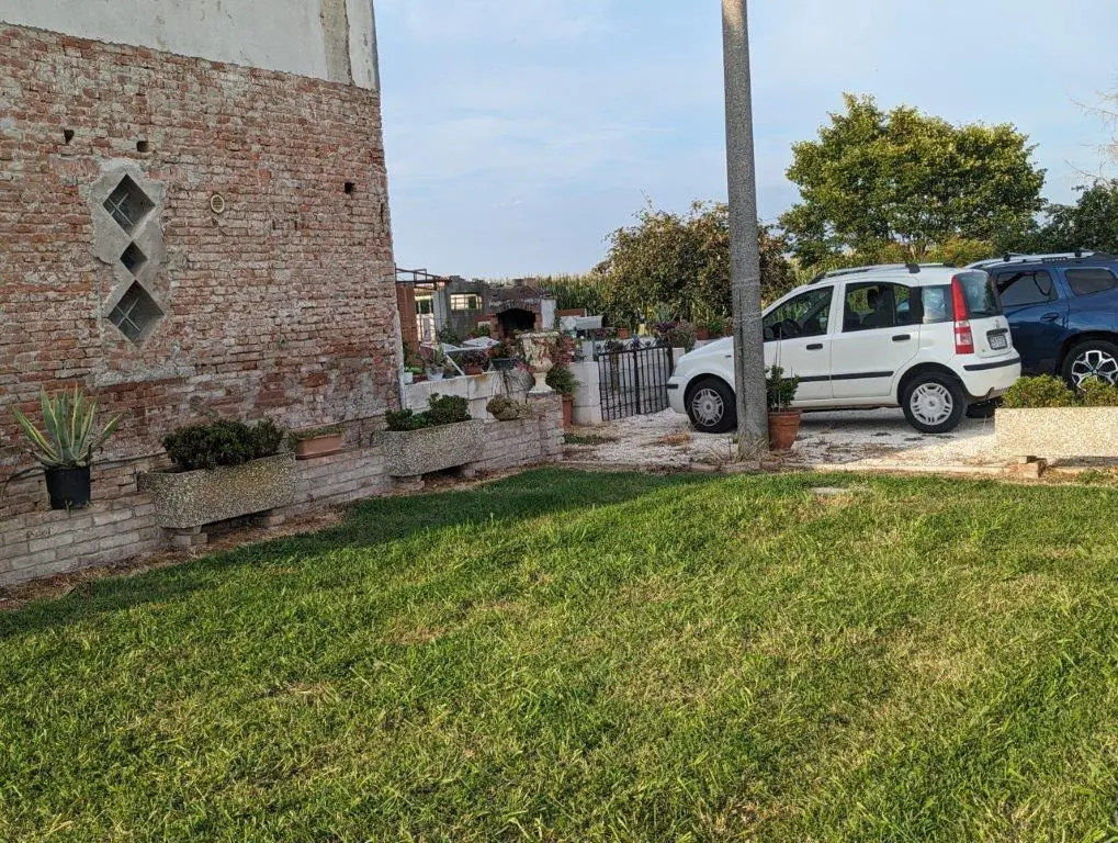 Excellent 3 Bed House For Sale in Lombardy Italy