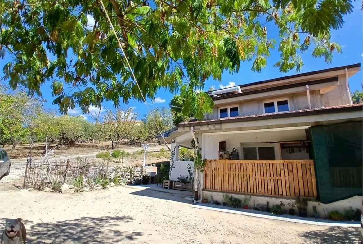 Stunning 3 bed Villa for Sale In Alessandria della Rocca Platani Hills, Agrigento Sicily Italy
