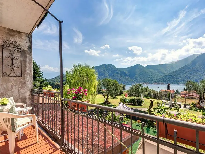 Luxury 5 Bed House for Sale In Lake Como Italy