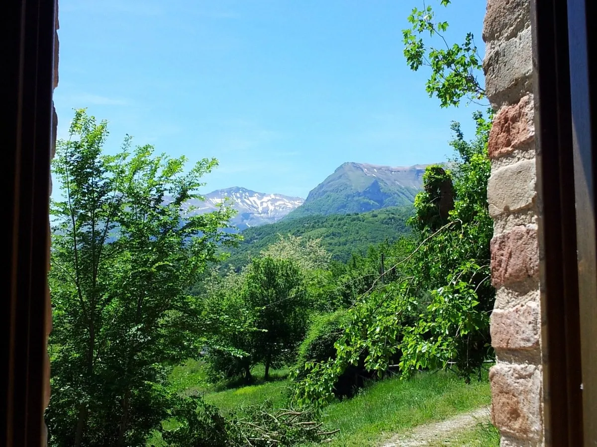 Excellent 6 Bed Stone Villa & Cottage for Sale In Amandola Italy