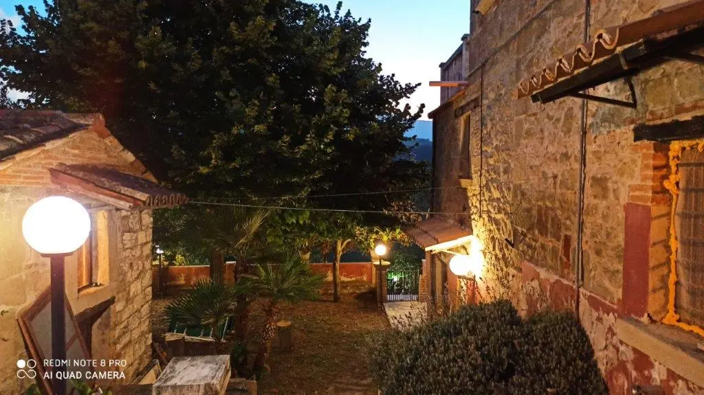 Excellent 5 Bed Country House For Sale In Roccafluvione Italy