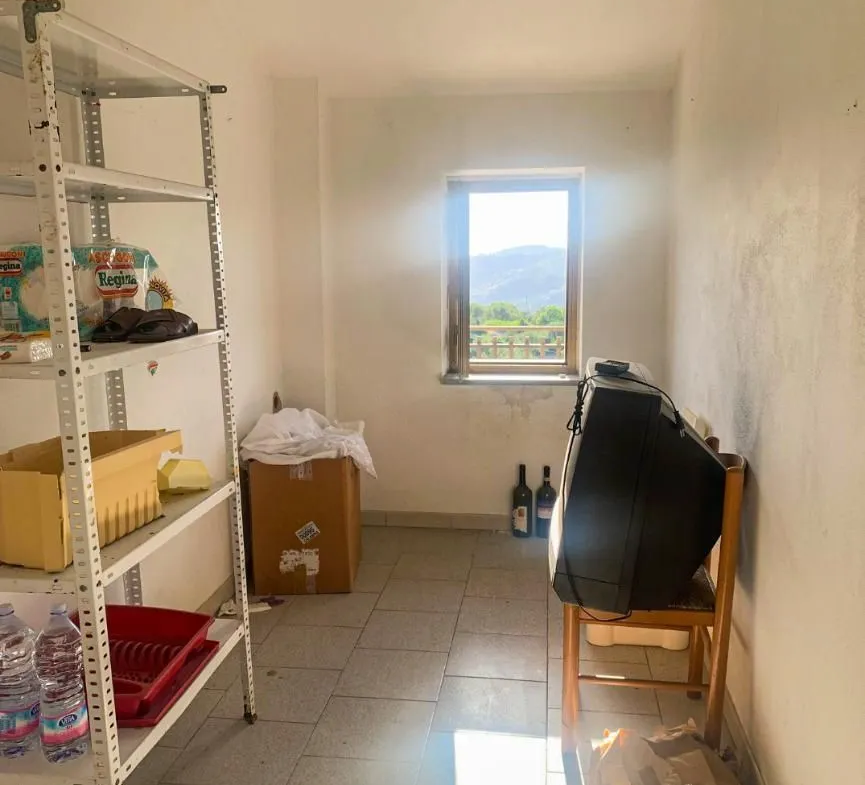 Commerical property with apartment for Sale In Cleto Calabria Italy