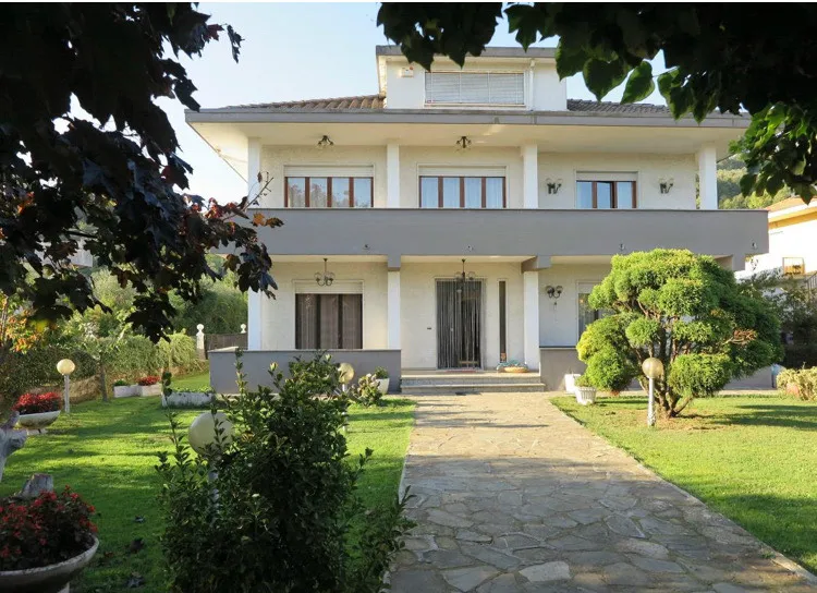 Stunning Villa Split into 2 Apartments For Sale in Monti di Licciana Nardi Tuscany Italy