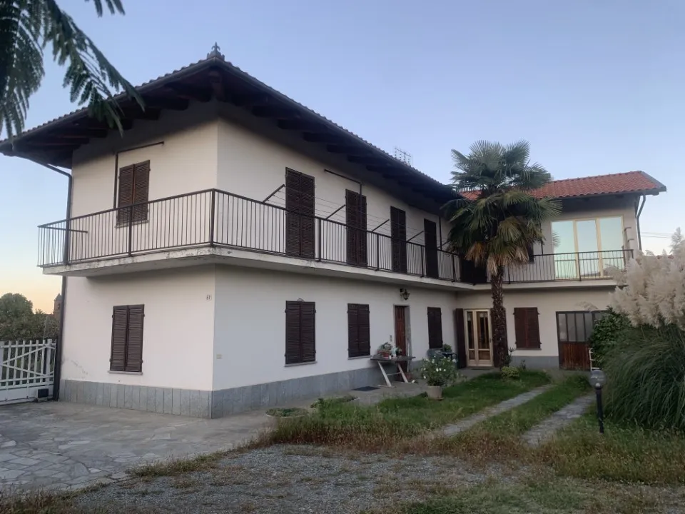 Excellent 8 Bed Villa for Sale In Verzuolo Cuneo Italy