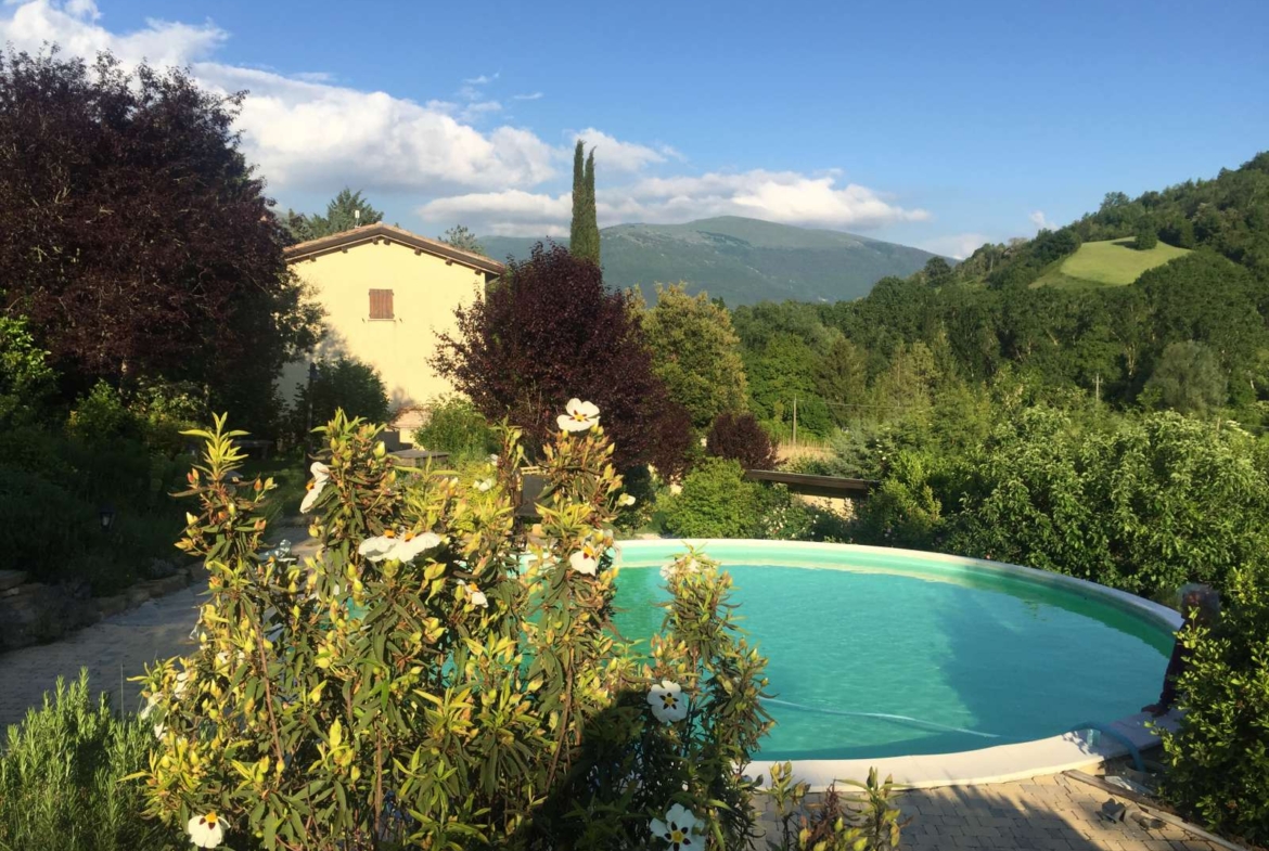 Stunning 8 Bedroom Farmhouse And Vineyard For Sale in Gualdo Tadino Umbria Italy
