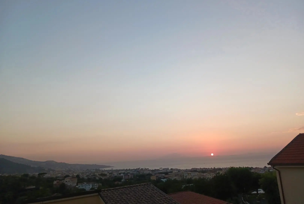 Excellent 2 Bed Apartment for Sale In Meta Campania Italy