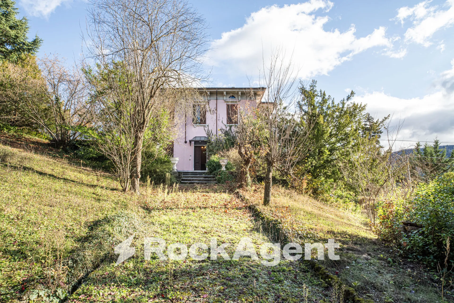 Luxury 6 Bed Villa for Sale In Varzi Italy